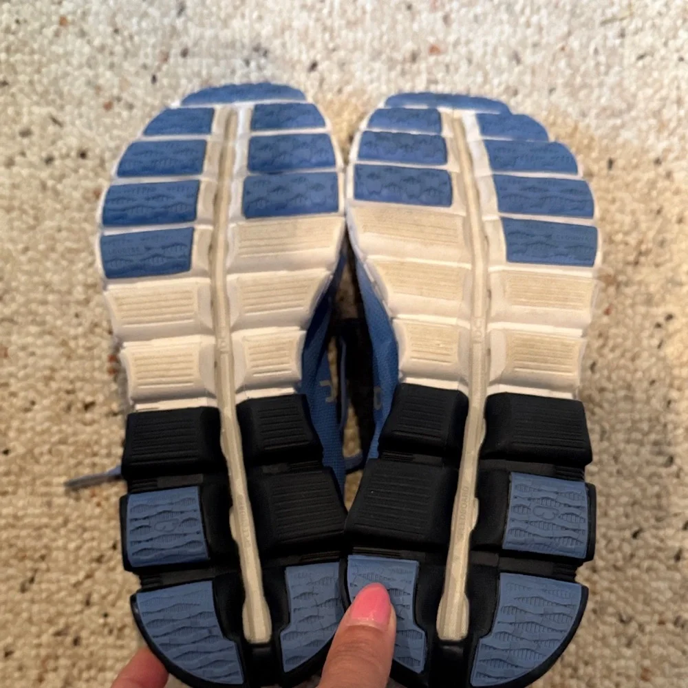 On Cloud Running Athletic Sneakers in Blue and White - Picture 4 of 4